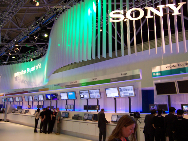 B_IBC06_Sony_Stand