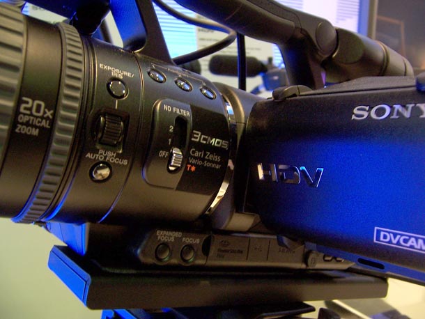 B_IBC06_Sony_V1_D