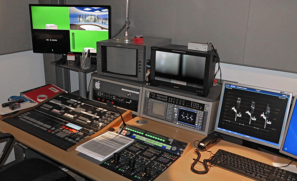 B_0315_Nachtblau_Studioregie_VR