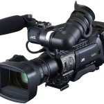 JVC: Zwei neue Schultercamcorder der 800er-Serie