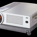 Riesen-Touch-Screen und neuer Projektor von JVC