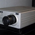 Panasonic liefert Großbildprojektor aus