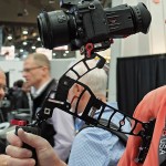 IBC2013: Zacuto — DSLR-Klappstütze Marauder, Recoil-Rig mit Tornado für C100/300
