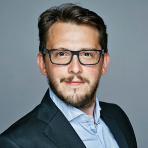 Qvest, Thomas Pister, Porträt