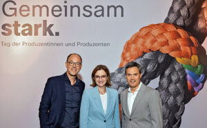 Der stellvertretende Programmdirektor des ZDF Frank Zervos, ZDF-Chefredakteurin Bettina Schausten und ZDF-Intendant Dr. Norbert Himmler, © ZDF, Jens Gyarmaty